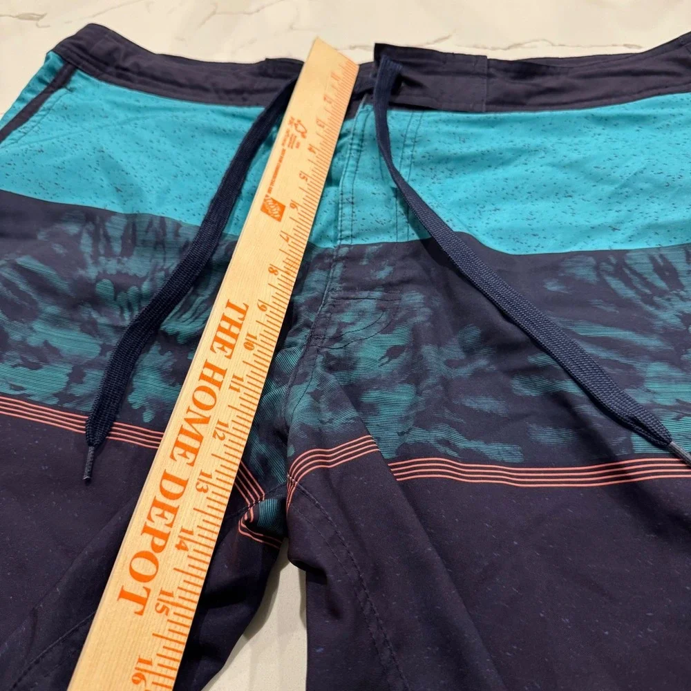 Men's Navy & Teal Patterned Swim Trunks